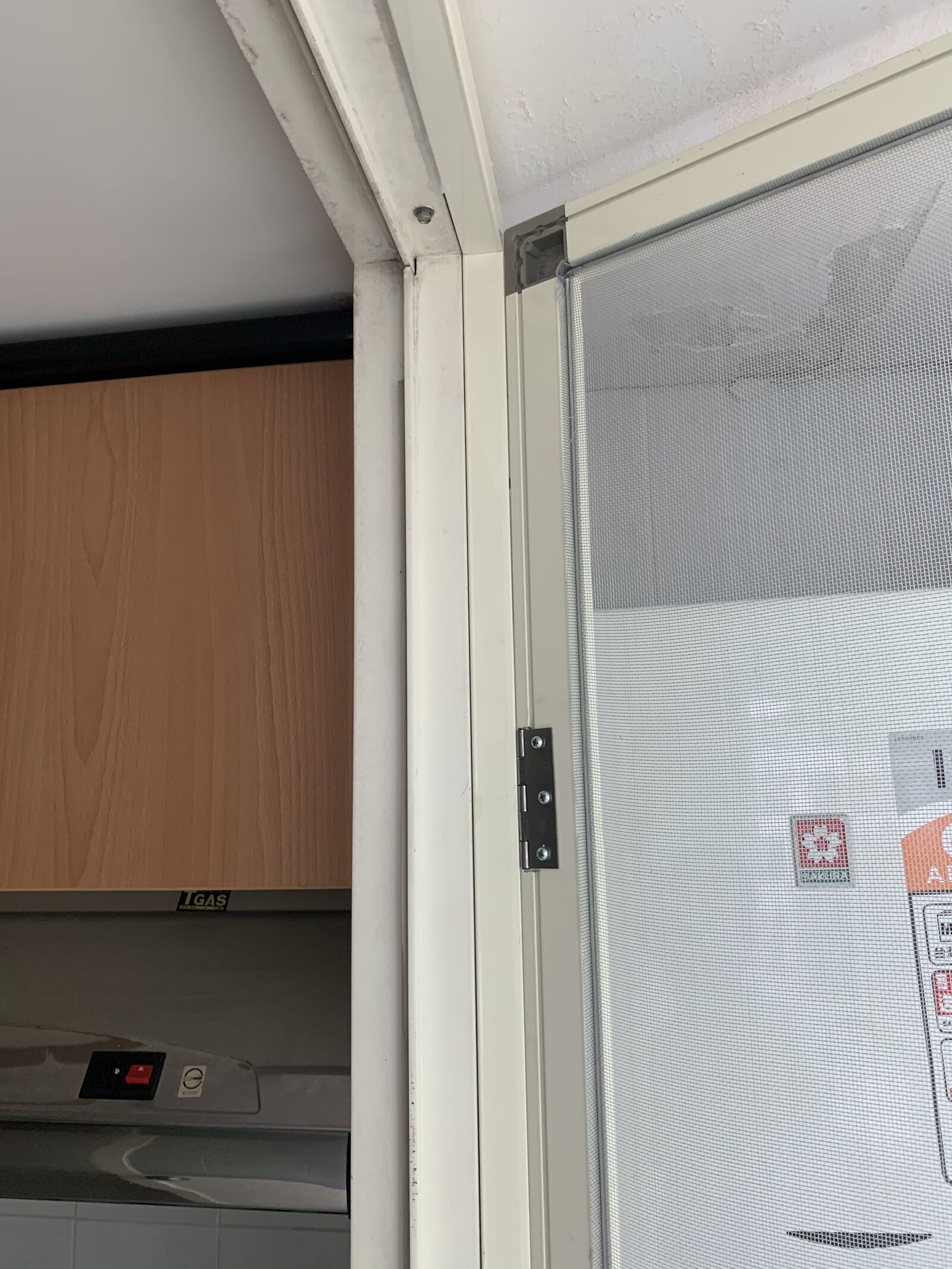 升級不鏽鋼專用活頁特寫,高承重抗腐蝕,確保紗門長期使用不走鐘